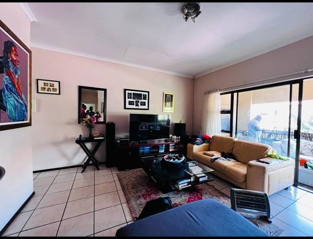 2 BEDROOM APARTMENT FOR SALE IN LONEHILL